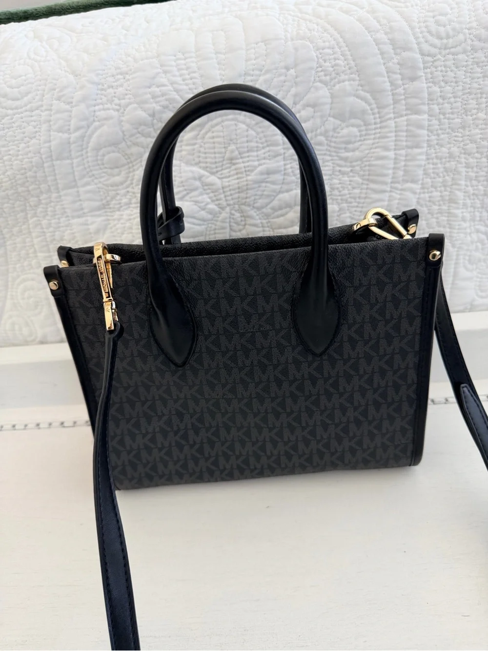 🌹Michael Kors Mirella Small Logo Tote Bag (LIKE NEW)🌹